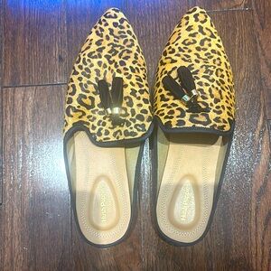 NWOT Hushpuppies slides